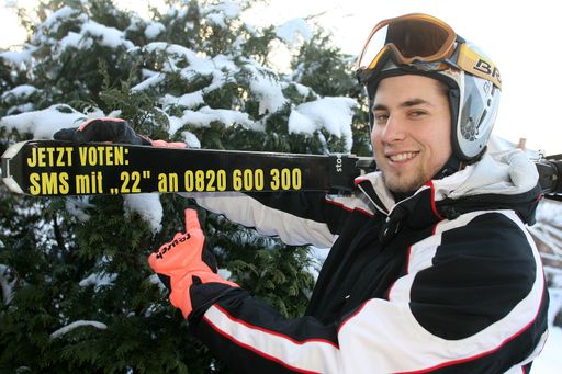  Jean Nolan  mit dem Song Contest  "Voting Ski"
