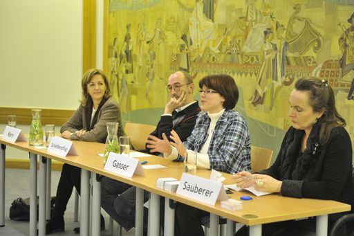 Mag. Sabine Kern (Vorsitzende Berufsgruppenausschuss Sprachdienstleister der Wirtschaftskammer Wien), Mag. Kurt Scheibenpflug (Technische Dokumentation Franz Haas Waffel- und Keksanlagen-Industrie GmbH), Mag. Yvonne Gasser (Technische Redaktion Tridonic GmbH & Co KG), Dr. Gabriele Sauberer (LICS-Auditorin)