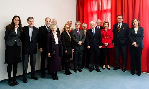 v.l.n.r.: Plettenbacher Ulrike, Fritz Lorenz, Prisching Manfred, Ritterman Janet, Mang Herbert, Karl Beatrix, Berka Walter, Fischer Heinz, Blatt Rainer, Mittelstraß Jürgen, Adler Guido, Schenker-Wicki, Wehner Rüdiger, Wintermantel Magret.