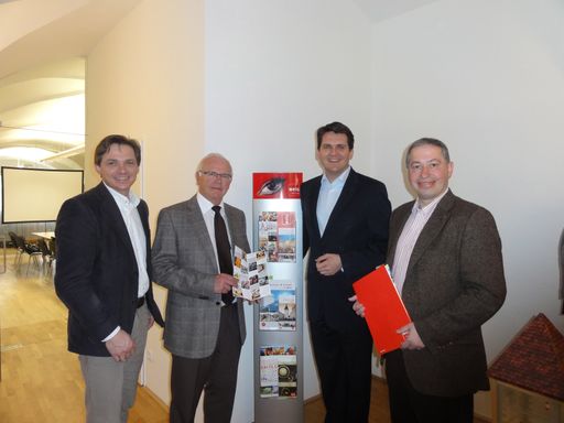 v.l.n.r. Peter Jungreithmair (GF der Wels Marketing & Touristik GmbH), Bürgermeister Dr. Peter Koits, Stadtrat Peter Lehner, KommR. Helmut Platzer (Obmann Tourismusverband Wels).