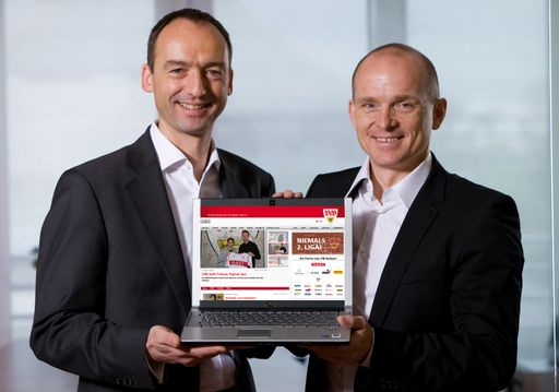 Thomas Krohne (li.) und Karl Wieseneder (re.), beide geschäftsführende Gesellschafter, präsentieren stolz das neueste Dienstleistungsprojekt von LAOLA1.tv, ein Unternehmen der "the sportsman media holding".