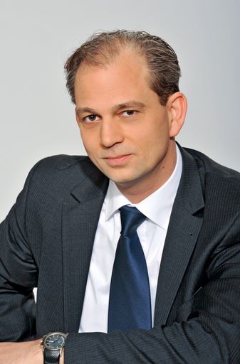 Vorschau Bild von ORF-Generaldirektor Dr. Alexander Wrabetz hat Mag. Martin Biedermann, 38, zum neuen ORF-Kommunikationschef bestellt und mit der Leitung der Hauptabteilung Marketing und Kommunikation in der ORF-Generaldirektion betraut, die Biedermann seit November 2010 interimistisch führt.
Veröffentlichung für Pressezwecke honorarfrei ausschließlich im Zusammenhang mit oben genannter Sendung oder Veranstaltung des ORF bei Urhebernennung. Anderweitige Verwendung honorarpflichtig und nur nach schriftlicher Genehmigung der ORF-Fotoredaktion.