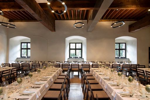 Vorschau Bild von Die Räumlichkeiten wie der Beheimsaal im SALZRAUM.Hall können den Wünschen des Brautpaars entsprechend gestaltet werden und lassen viel Raum für Kreativität.