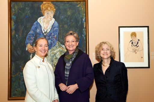 http://pressefotos.at/m.php?g=1&u=43&dir=201102&e=20110216_b&a=event
Im Bild v.l.n.r.: Agnes Husslein-Arco (Direktorin Belvedere), Claudia Schmied (Bundesministerin für Unterricht, Kunst und Kultur) und Jane Kallir (Kuratorin der Ausstellung)