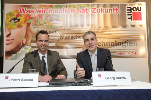 Mag. Robert Schmid (links) und Mag. Georg Bursik präsentierten im Rahmen der traditionellen Baumit Pressekonferenz die Top-Innovationen 2011.