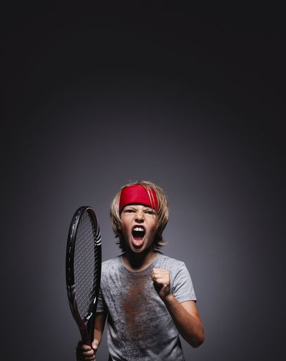 Vorschau Bild von Bub mit Tennisschläger