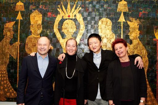  http://pressefotos.at/m.php?g=1&u=43&dir=201103&e=20110301_a&a=event
v.l.n.r. Thomas Olbricht (Sammler, Olbricht Collection), Agnes Husslein-Arco (Direktorin Belvedere), Ouyang Chun (Künstler), Margrit Brehm (Kuratorin der Ausstellung)