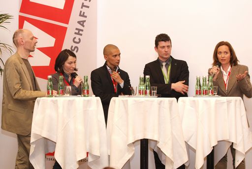  Im Bild v.l.n.r.: Marcus Hebein (APA-MultiMedia), Meral Akin-Hecke (Digitalks), Patricio Hetfleisch (Tiroler Tageszeitung), Alexis Johann (WirtschaftsBlatt Digital), Angelika Sery-Froschauer (FV Werbung & Marktkommunikation, WKÖ).