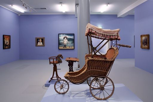  Ausstellungsansicht Kunsthalle Krems "Von Engeln & Bengeln"