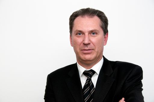 Vorschau Bild von Mit DI Werner Böhm übernimmt ein erfahrener Immobilien-Profi nun nach der WIPARK Garagen GmbH auch die Geschäftsführung der Städtischen Parkraummanagement GmbH (kurz STPM).