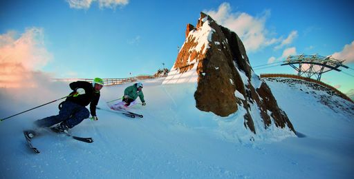 Die 10-Jahres-Jubiläen von Hannibal und Wein am Berg, eine Sölden-Trainingswoche mit Ski-Paradiesvogel Bode Miller, die Ladies First Weeks und das traditionelle Gletscher-Festival zum Abschluss: Sölden gibt im April noch einmal richtig Vollgas.