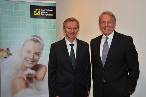 http://pressefotos.at/m.php?g=1&u=38&dir=201103&e=20110317_r&a=event
im Bild v.l.n.r.: GD Mag. Manfred Url, Mag. Johann Ertl