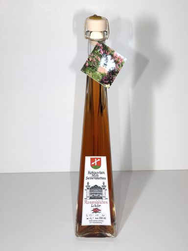 Vorschau Bild von Der Rosenblütenlikör wird im Stift Seitenstetten, NÖ, erzeugt. Die Rosenblüten stammen aus dem stiftseigenen Hofgarten.