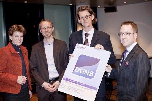 Vorschau Bild von im Bild v.l.n.r.: Mag. Christine Oppitz-Plörer (Bürgermeisterin Innsbruck), Clemens Rainer (denkstatt GmbH), Peter Breuss (REWE GROUP Austria), Philipp Kaufmann (ÖGNI)