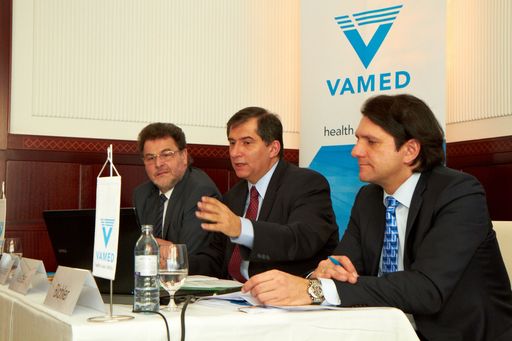 http://pressefotos.at/m.php?g=1&u=43&dir=201103&e=20110324_v&a=event
Im Bild v.l.n.r.: Mag. Erich Ennsbrunner (Vorstandsdirektor VAMED AG), Dr. Ernst Wastler (Generaldirektor VAMED AG) und Mag. Ludwig Bichler (Leiter Konzernkommunikation & Öffentlichkeitsarbeit)