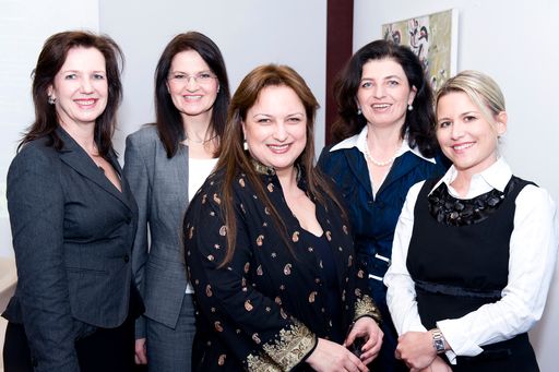Im Bild v.l.n.r.: Elisabeth Rech (Rechtsanwältin, Vizepräsidentin der Rechtsanwaltskammer Wien), Gertrude Schatzdorfer (Schatzdorfer Gerätebau GmbH & CO KG), Teresa Bundy (b. Lounge), Monika Forstinger (proquest Riskmanagement GmbH), Ursula Simacek ( Simacek Facility Management Group GmbH).