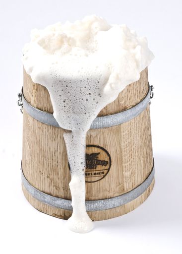 Vorschau Bild von Früher wurde das Kübelbier noch in solche Kübel gezapft.