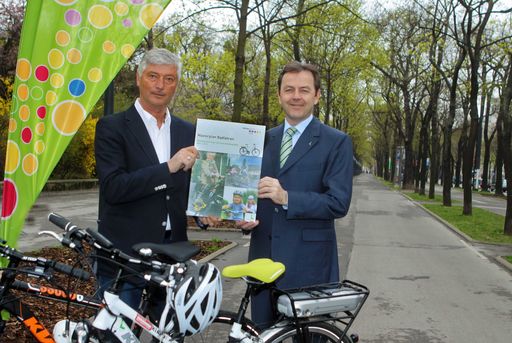 http://pressefotos.at/m.php?g=1&u=52&dir=201104&e=20110401_y&a=event
Präsentation des aktuellen Masterplans Radfahren.