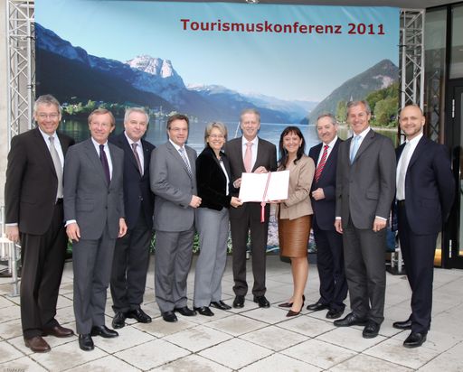 Tourismusminister Reinhold Mitterlehner mit den Tourismus-Referenten der Bundesländer