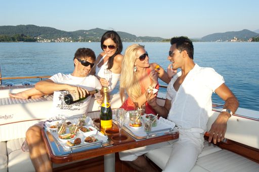 Startschuss für den Sommer in Kärnten: Sommeropenings und Seefeste von Ende April bis Anfang Juni - an jedem Wochenende an einem anderen See.