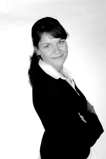  Annika Loessel