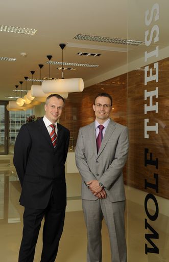 v.l.n.r.: Tomas Rychly, Partner Wolf Theiss; Jan Kotous, Rechtsanwalt Wolf Theiss