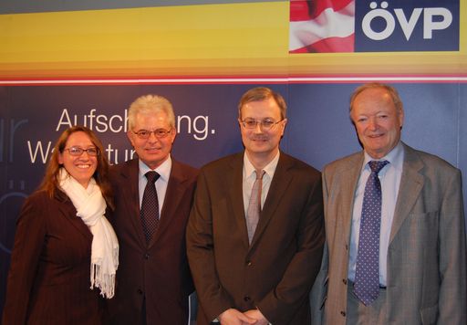 Seniorenbund-Team (v.l.n.r.) stv. GS Susanne Kofler, MEP GS Heinz K. Becker, stv. GS Mag. Michael Schleifer, BO Dr. Andreas Khol