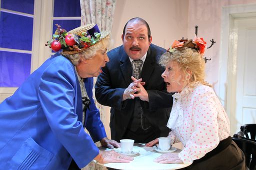 Im Bild (von links nach rechts): Hilde Rom, Gerald Pichowetz, Helga Papouschek