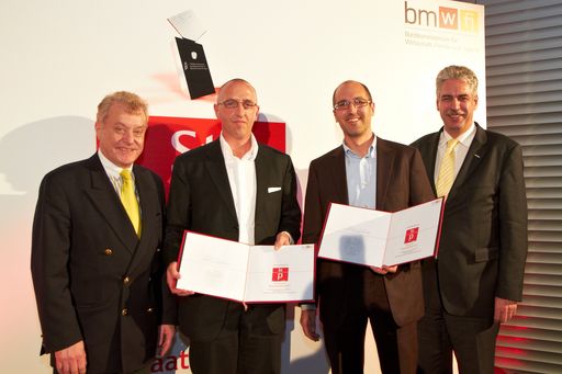 Verleihung des Staatspreises Wirtschaftsfilm 2011 - im Bild v.l.n.r. Sektionschef Mag. Herbert Preglau, BMWFJ - Mag. Benno Pichler, ZONE Media GmbH - Mag. Maximilian Brunner, Salzburger Burgen- und Schlösser-Betriebsführung - WKO Vizepräsident Dr. Hans Jörg Schelling.
