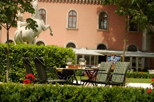 Vorschau Bild von Grillvergnügen im historischen Ambiente des City Garden