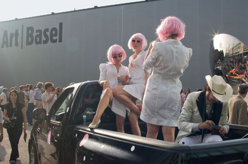 Art Basel - die führende Weltmesse für moderne und zeitgenössische Kunst.