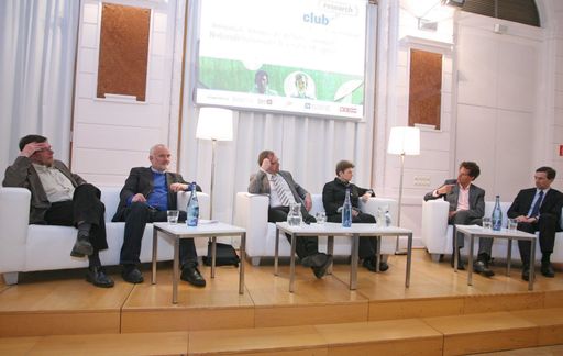http://pressefotos.at/m.php?g=1&u=52&dir=201104&e=20110414_z&a=event
Im Bild v.l.n.r.: Univ.-Prof. Wolfgang Wagner (Universität Linz), Peter Adler (Unternehmensberater), Dr. Johannes Steiner (jost.con.sult - Kommunikationsbüro), Eva Buchinger (Austrian Institute of Technology), Stefan Poledna (TTTech), Alexander Bogner (Institut für Technikfolgenabschätzung).