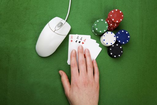 Das Online-Glücksspiel in Österreich bleibt vorerst weiterhin an die Lotterienlizenz gekoppelt: Generalanwalt des Europäischen Gerichtshofes, Yves Bot, spricht sich dafür aus, dass das Internet-Glücksspiel weiterhin in den Händen des Monopolanbieters, den Österreichischen Lotterien, bleiben soll.