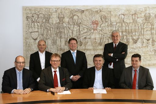 Vertragsunterzeichnung: Prinoth erwirbt 51 % Anteile der  AHWI Maschinenbau GmbH