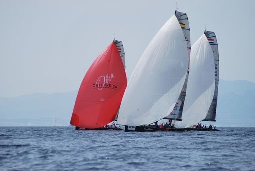 Von 10. bis 15. Mai 2011 trifft sich die internationale Elite des Segelsports zum RC44 Austria Cup am Traunsee, im Herzen des oberösterreichischen Salzkammergutes.