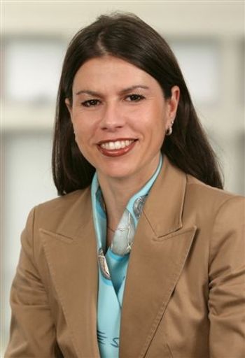 Managing Partnerin und Rechtsanwältin Dr. Claudine Vartian führt erfolgreich das Team von rund 70 Juristen.