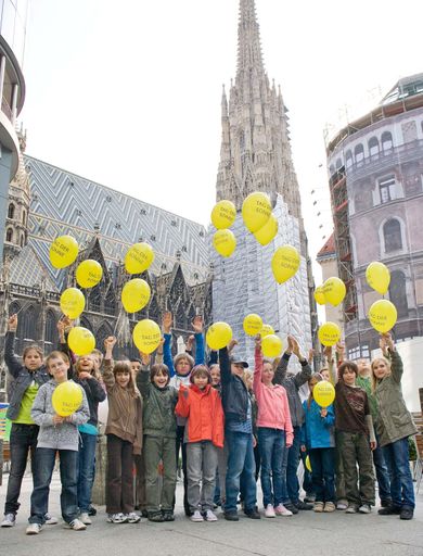 SchülerInnen feiern den Tag der Sonne