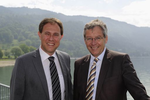 v.l.n.r.: Mag. Christian Schützinger (Geschäftsführer Vorarlberg Tourismus), Mag. Karl-Heinz Rüdisser (Tourismuslandesrat)