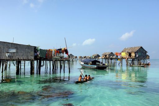  Die Weltmeere bedecken 70 Prozent der Erdoberfläche. Die Mehrzahl der Lebewesen existiert unter Wasser, aber für uns steckt das Meer voller Gefahren.