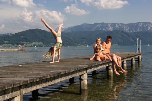  Mit der neuen Bäder Card gibt es den ganzen Sommer Badespaß in der FerienregionAttersee-Salzkammergut.