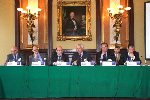 Bildunterschrift (v.l.n.r.): Dr. Georg Pammer (Head of Siemens One CEE); Dr. Milos Zivkovic (Zivkovic Samardzic); Dr. Gabriel Lansky (LGP); S.E. Milovan Bozinovic (Botschafter der Republik Serbien); Mag. Goran Jesic (Bürgermeister der Stadt Indija); Milos Simonovic, MSc (Bürgermeister der Stadt Nis)