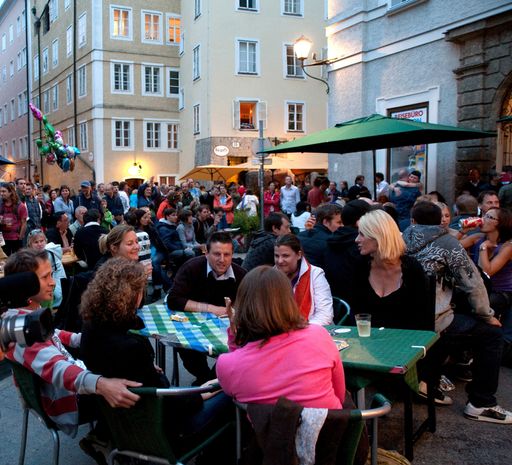  Zahlreiche Musikbegeisterte begeben sich am Kaiviertelfest auf eine musikalische Reise um die ganze Welt.