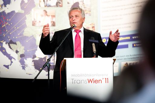  http://pressefotos.at/m.php?g=1&u=66&dir=201105&e=20110512_i&a=event
Mobilitätskonferenz TransWien 11. Im Bild: Rudolf Hundstorfer (BMASK)