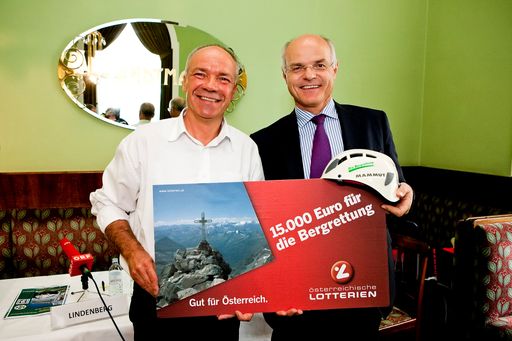  Franz Lindenberg, Präsident des Österreichischen Bergrettungsdienstes; Generaldirektor Dr. Karl Stoss, Österreichische Lotterien