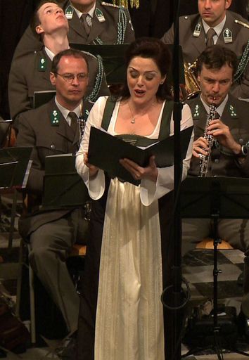  Anna Ryan