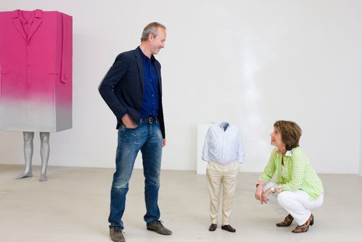 Erwin Wurm präsentiert seine Skulpturen