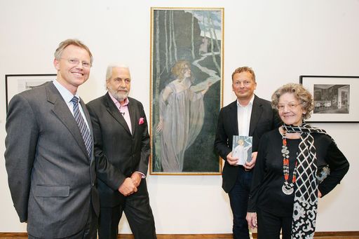 http://www.apa-fotoservice.at/galerie/620
V.l.n.r.: Dr. Franz Smola (Leopold Museum, Sammlungskurator), Andreas Maleta, Mag. Peter Weinhäupl (Leopold Museum, Managing Director) Dr. Elisabeth Leopold (Vorstand Leopold Museum)