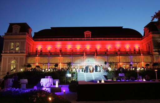 Teilnehmer von Tagungen und Kongressen können umweltschonend und mit Preisvorteil zu Veranstaltungen nach Oberösterreich reisen. Die ÖBB-Kooperation gilt für alle Mitglieder im Convention Bureau Oberösterreich, wie zum Beispiel das Kongress- und Theaterhaus Bad Ischl..