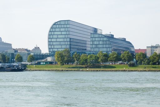 Vorschau Bild von RIVERGATE - das Green Building an der Donau.