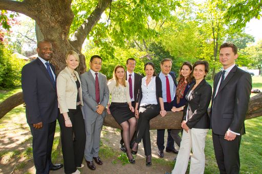 Vorschau Bild von Human Dynamics gewinnt Exportpreis 2011 der WKO. Ein Teil des Gewinner-Teams von Human Dynamics mit Inhaber Bernhard Hulla, 4. v.r.